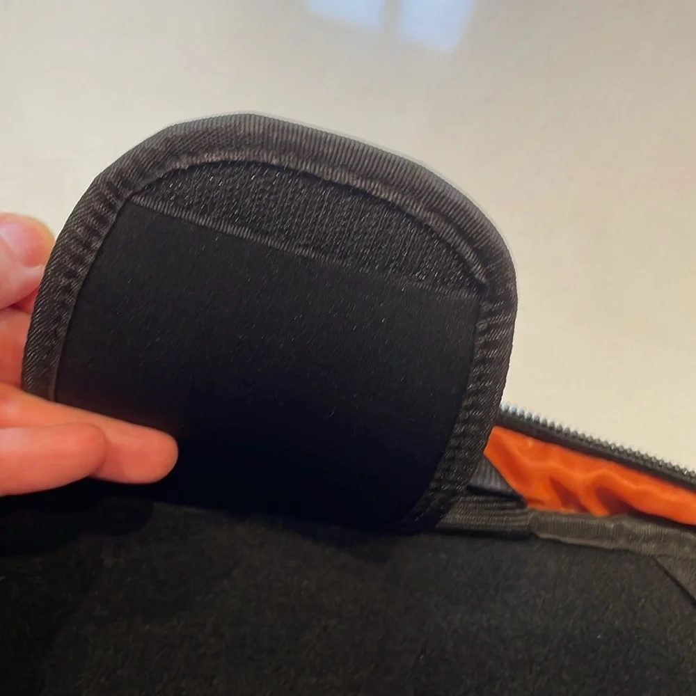 Everki 18” Commuter Laptop Sleeve w/ Memory Foam, Front Stash Pocket